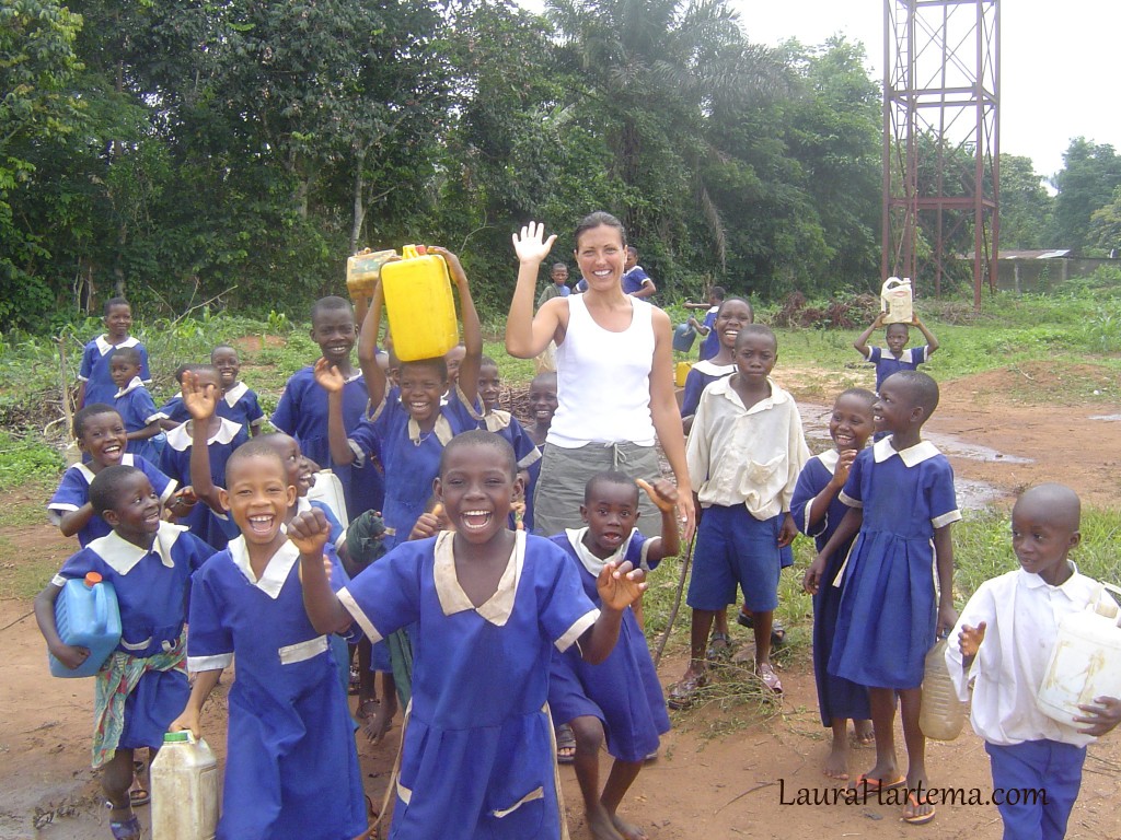 Laura and schoolkids at well2